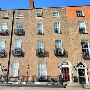 Отель Baggot Court Townhouse, Дублин